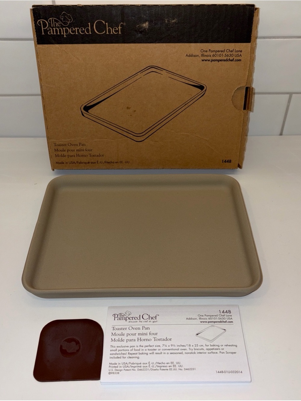 Pampered Chef Gold/Beige Toaster Oven Pan with Scraper